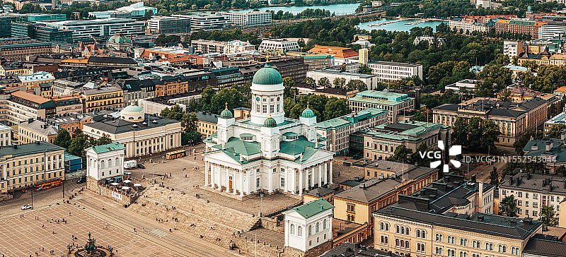 芬兰赫尔辛基城市景观：克鲁ununhaka的赫尔辛基大教堂图片素材