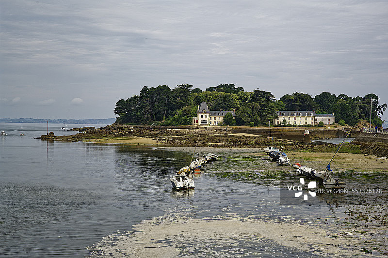 低潮时的杜阿尔纳内港口图片素材