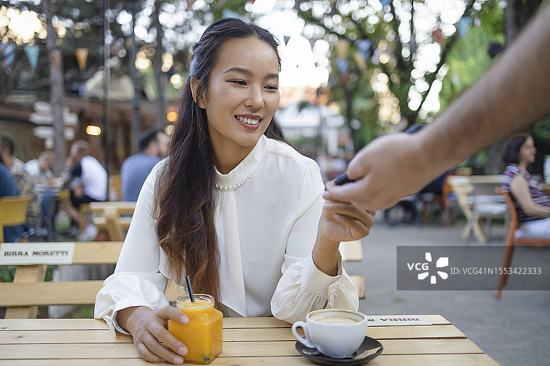 为了快速、简便和无纸化的交易图片素材