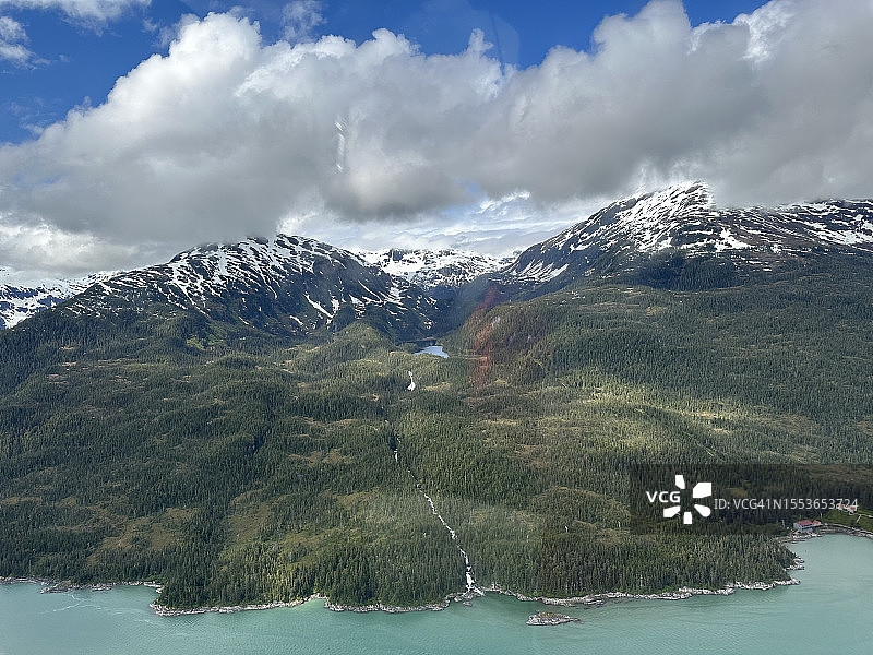 美国阿拉斯加州朱诺的壮丽海景和山景图片素材
