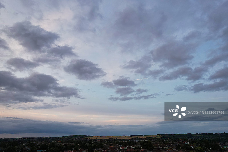 日落时分卢顿的城市景观图片素材