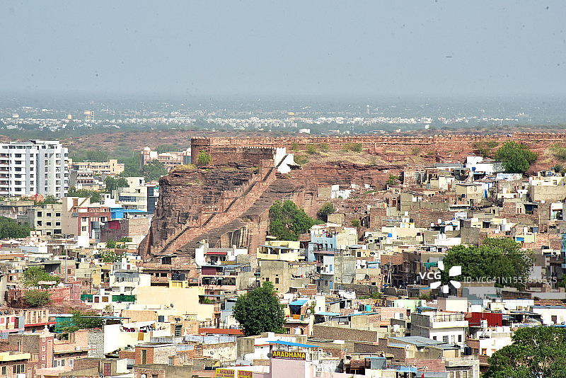 蓝色城市狭窄巷道俯视图图片素材