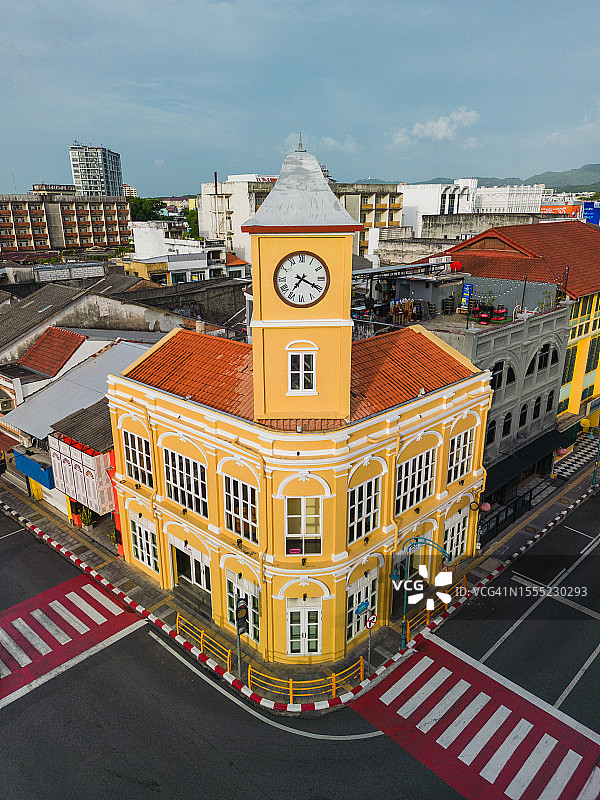 泰国普吉老镇钟楼航拍图片素材