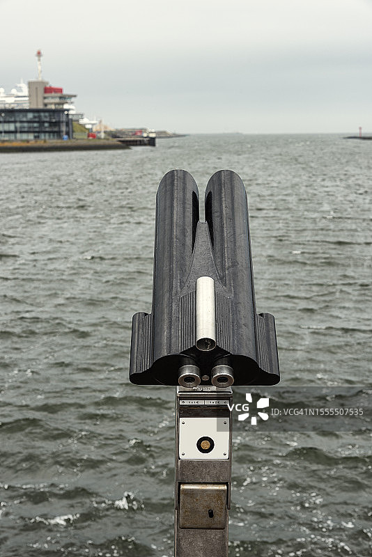 专业双筒望远镜图片素材