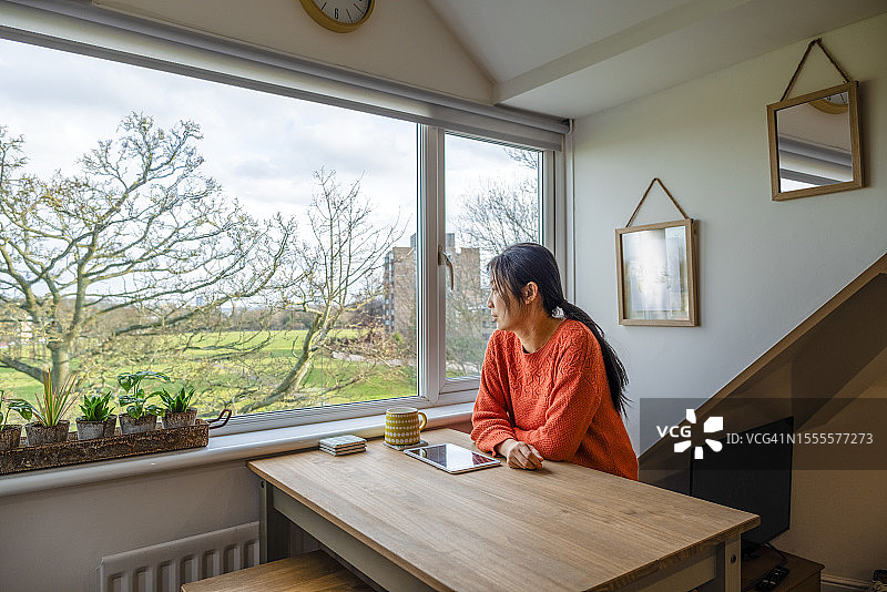 一览众山的房间图片素材