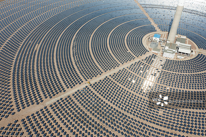 塔式太阳能热电站图片素材