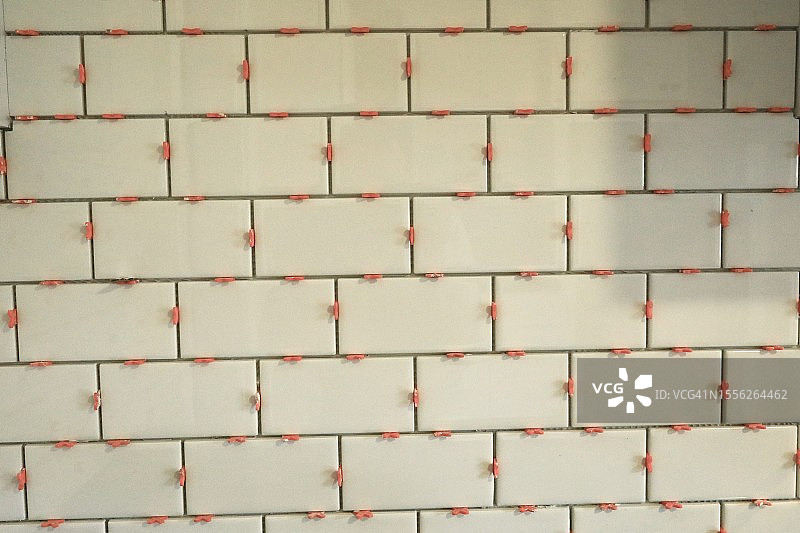 回溅瓷砖铺贴中的垫片图片素材