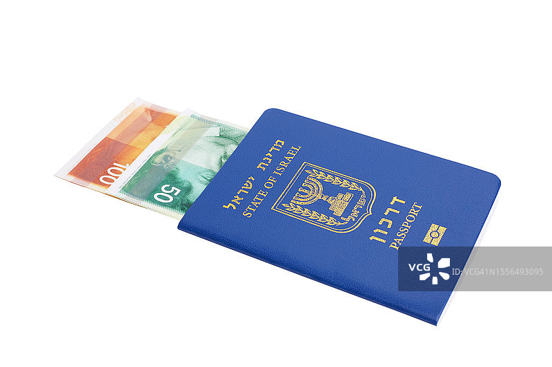 白色背景上隔离的以色列护照和以色列谢克尔图片素材