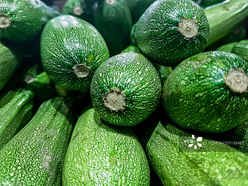 新鲜西葫芦堆图片素材