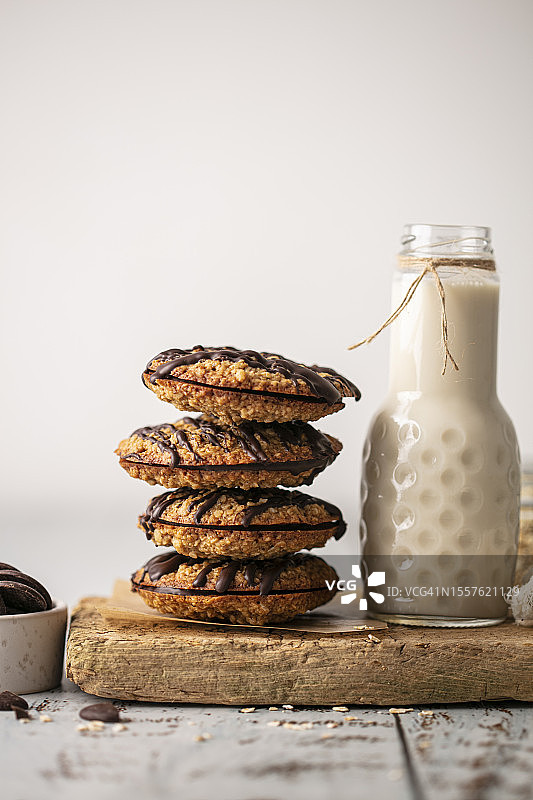含巧克力燕麦片的瑞典燕麦饼干图片素材