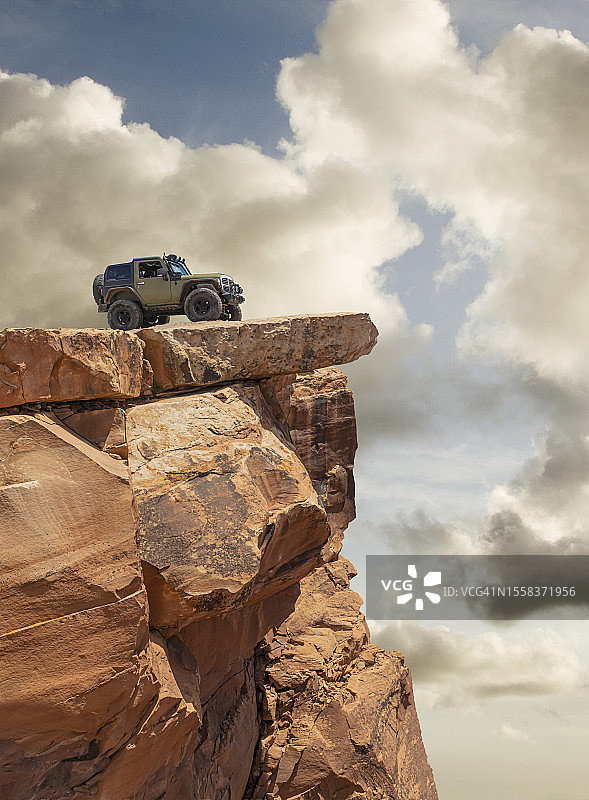 摩押世界之巅小路顶峰图片素材