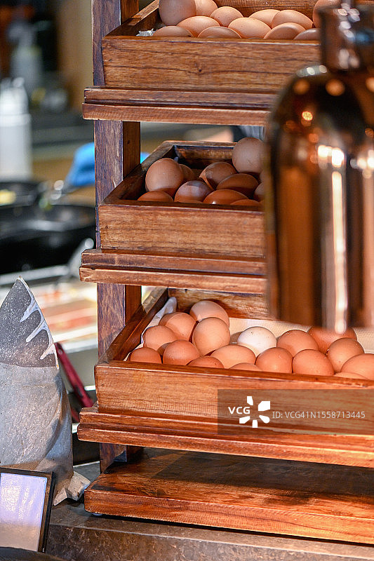 新鲜的鸡蛋图片素材