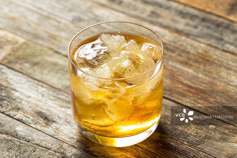桌上的饮品特写，美国图片素材
