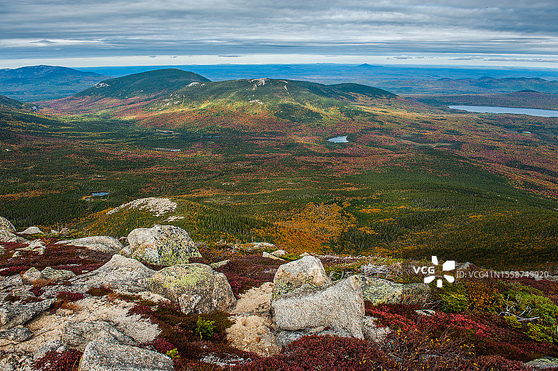 美国缅因州Baxter州立公园风景：天空下的风景图片素材