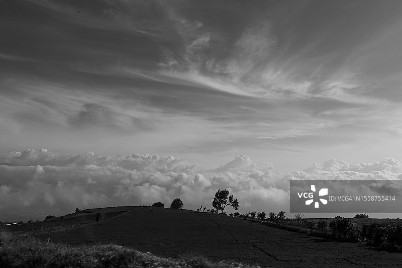 哥斯达黎加乡村的黑白风景图片素材