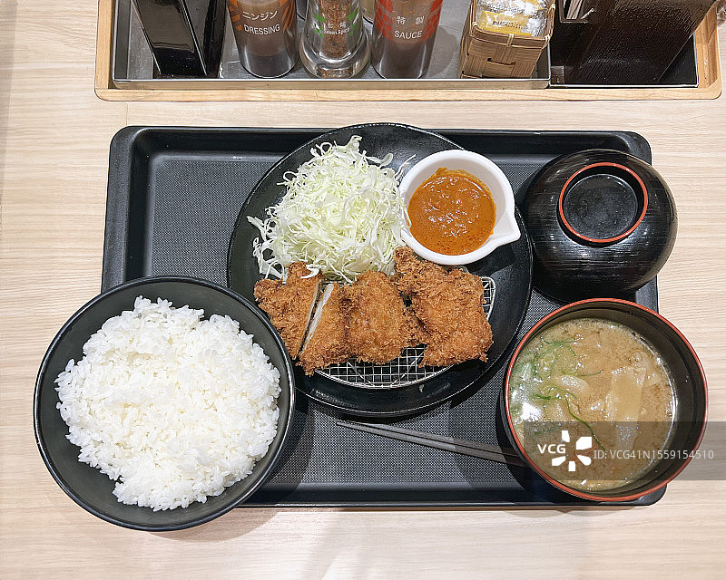 日式澳门特色菜“非洲鸡”炸肉饼套餐图片素材