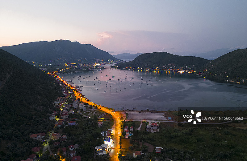 希腊莱夫卡达岛尼德利港口无人机航拍夜景图片素材