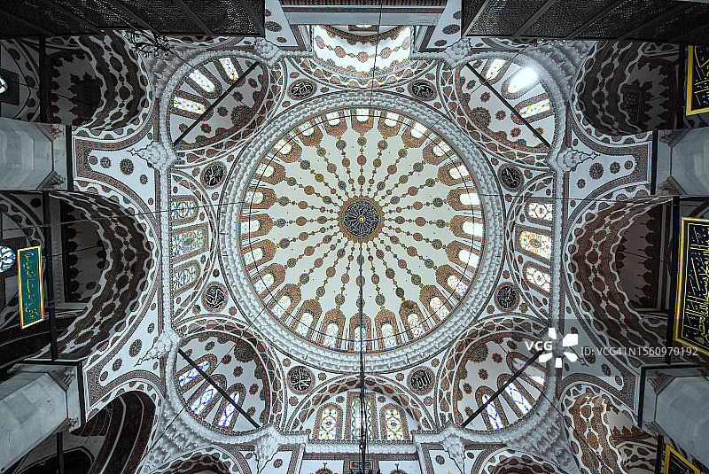 土耳其伊斯坦布尔耶尼瓦利德清真寺的穹顶图片素材