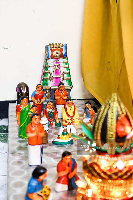 鲜艳多彩的印度人物肖像图片素材