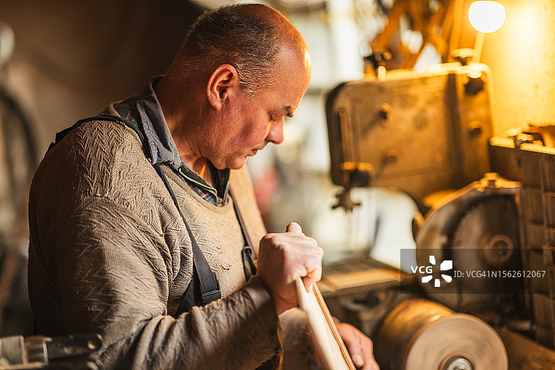 木匠 - 木工 - 在工作室里 - 小型企业 - 商业照片图片素材