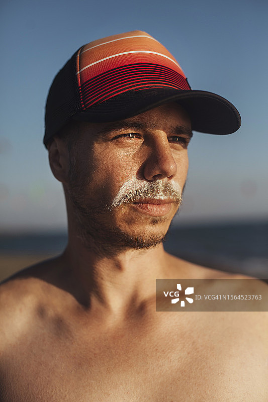 防晒霜胡子图片素材