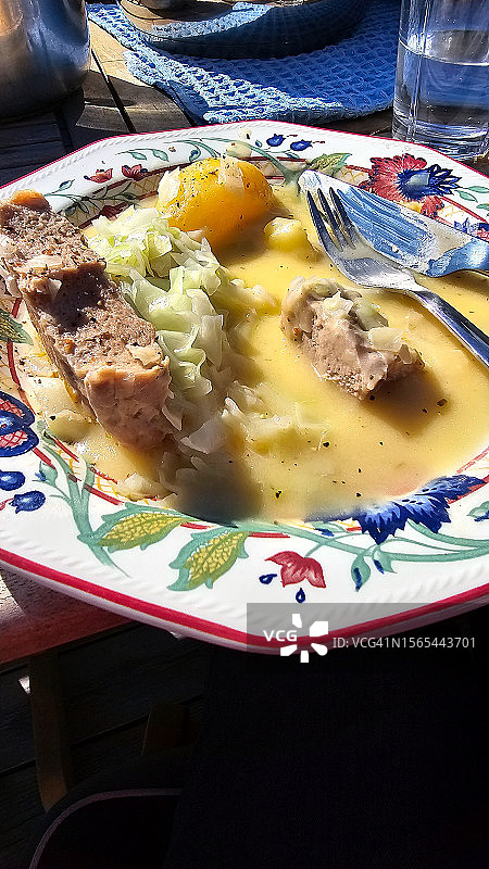 享受妈妈的家常饭图片素材