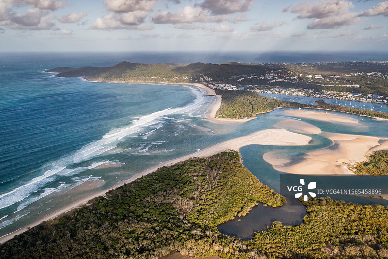 澳大利亚昆士兰州努萨黑德努萨河口的航拍照片图片素材