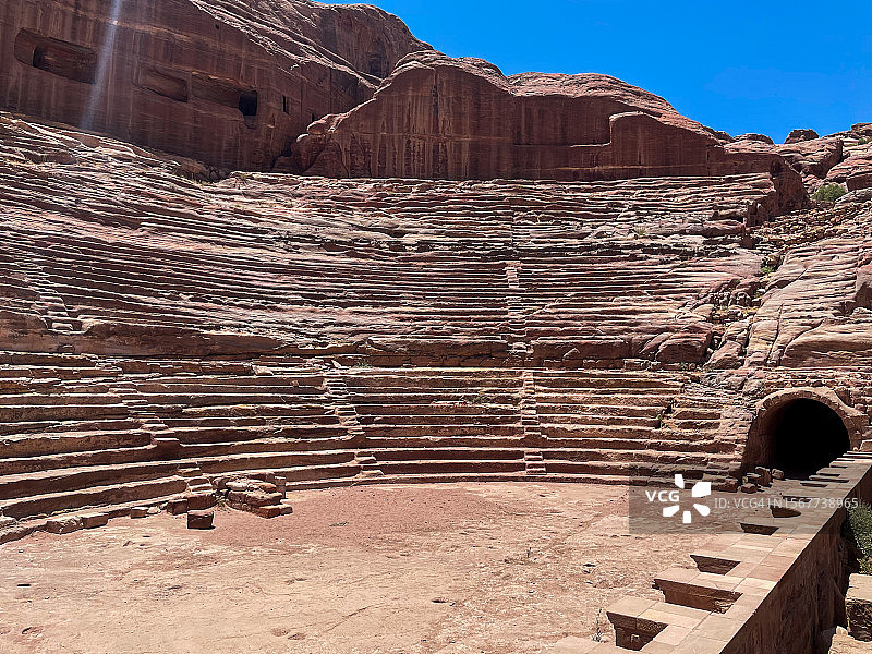 约旦佩特拉古城的历史遗迹和旅游景点图片素材
