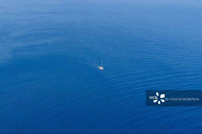 西班牙巴利阿里群岛的海洋高角度视图图片素材