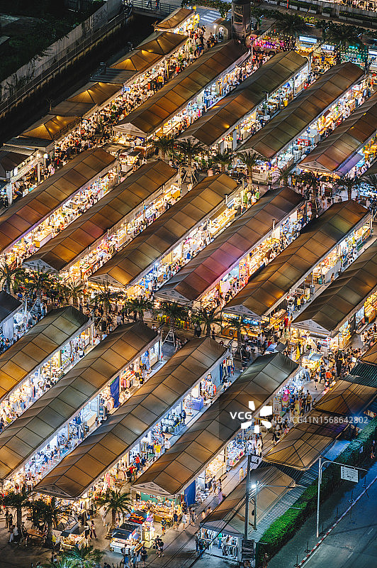 泰国曼谷乍都乍市场人群图片素材