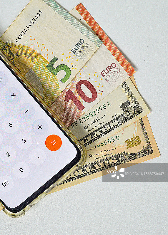 计算外汇银行汇率，欧元和美元图片素材