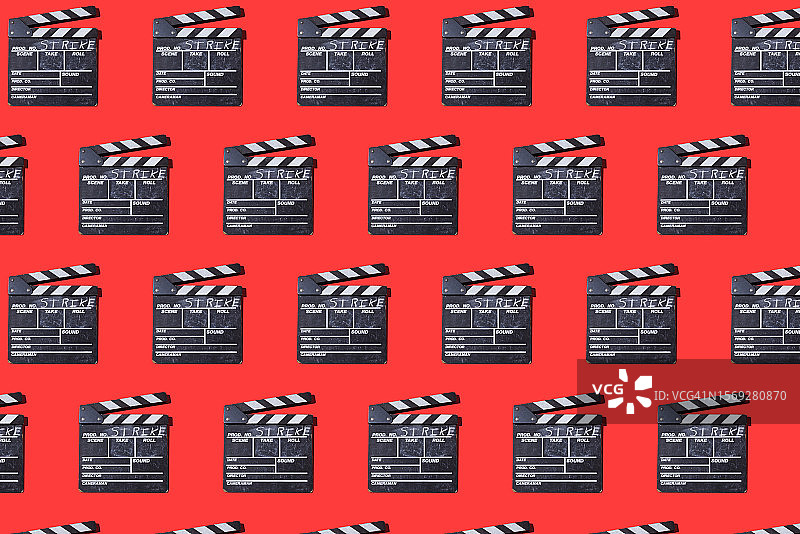 旧木制电影拍板图案，写有“Strike”字样图片素材