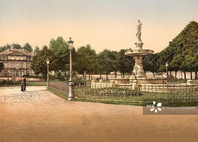 法国诺曼底巴约城堡广场，约1890年，历史照片的数字化增强复制品，1895年图片素材