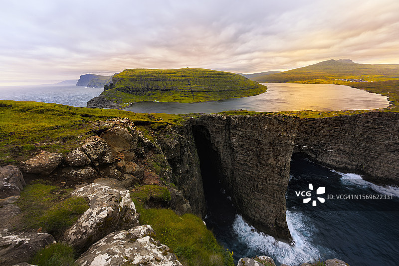 沃格岛上的瑟瓦格斯瓦特湖图片素材
