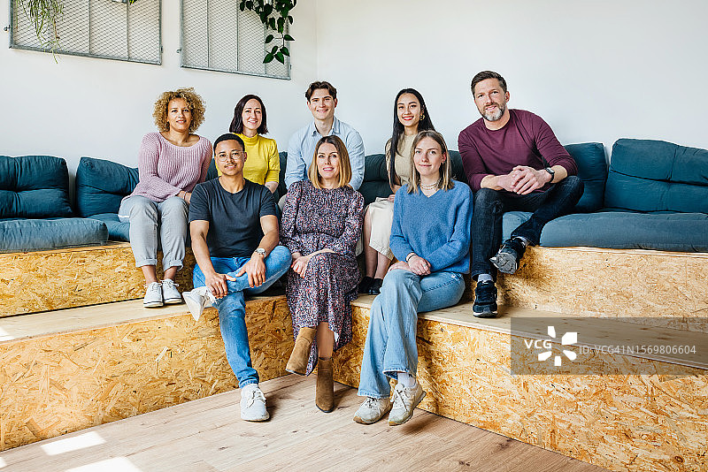 研讨会参与者合影图片素材