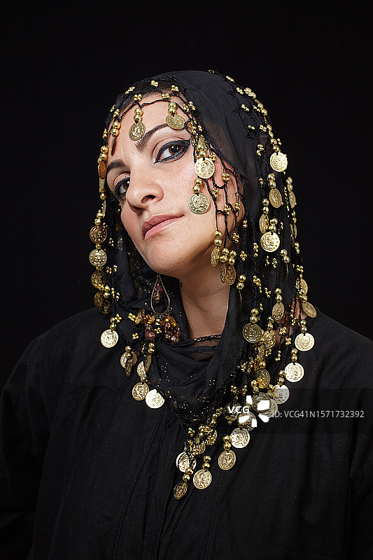 神秘中东女性肖像图片素材