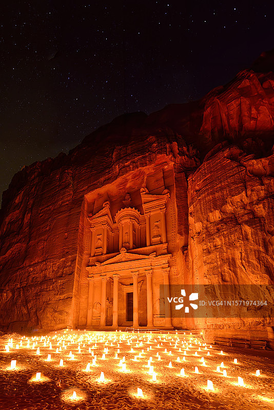 佩特拉古城夜景图片素材