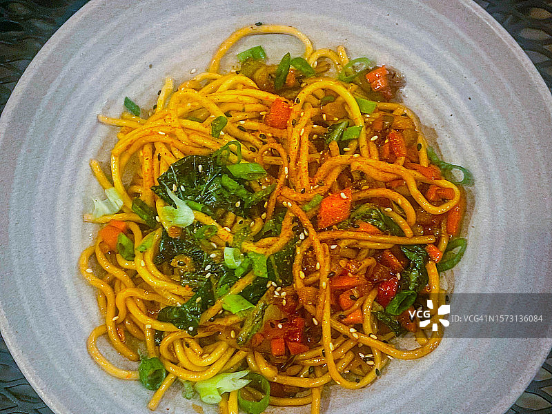 蔬菜捞面图片素材