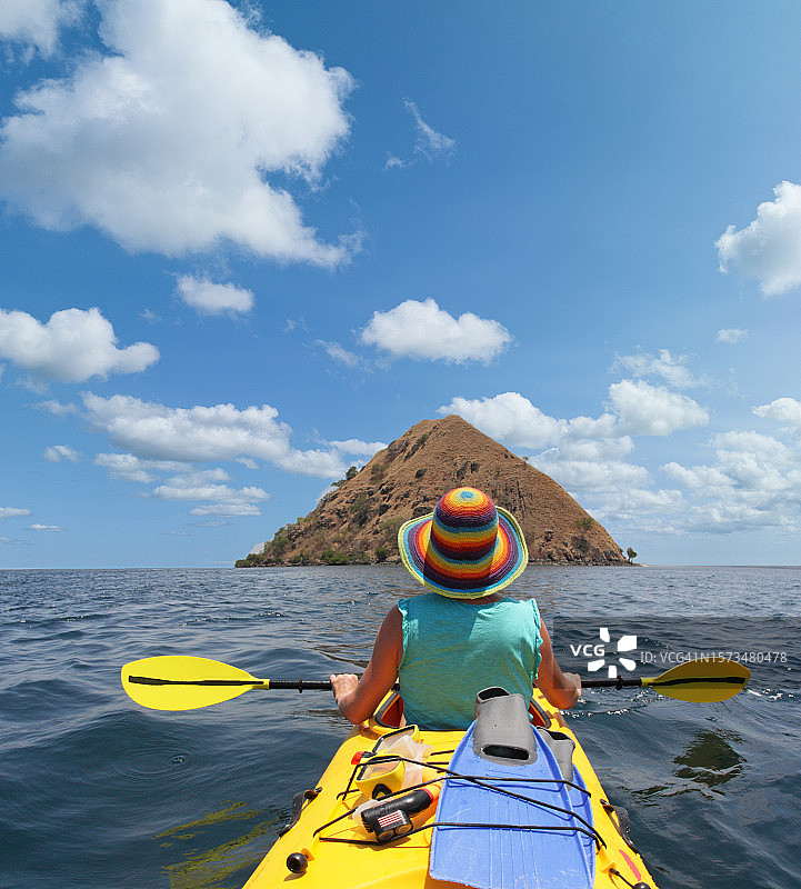 女人印度洋皮划艇图片素材
