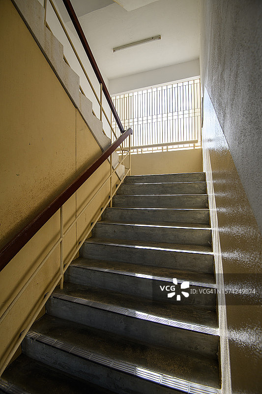 通往光明的楼梯图片素材