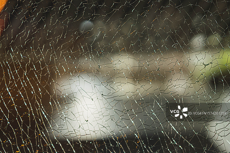 破碎的店面玻璃图片素材