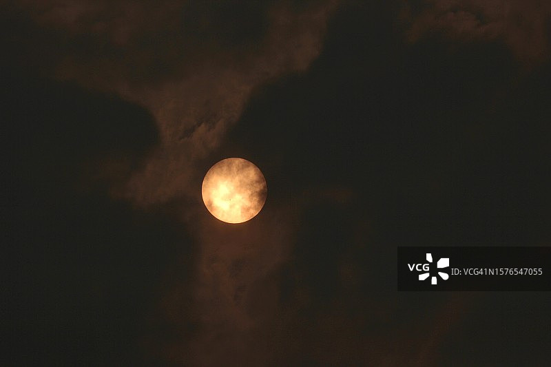 美国佛罗里达州布纳维斯塔湖满月图片素材