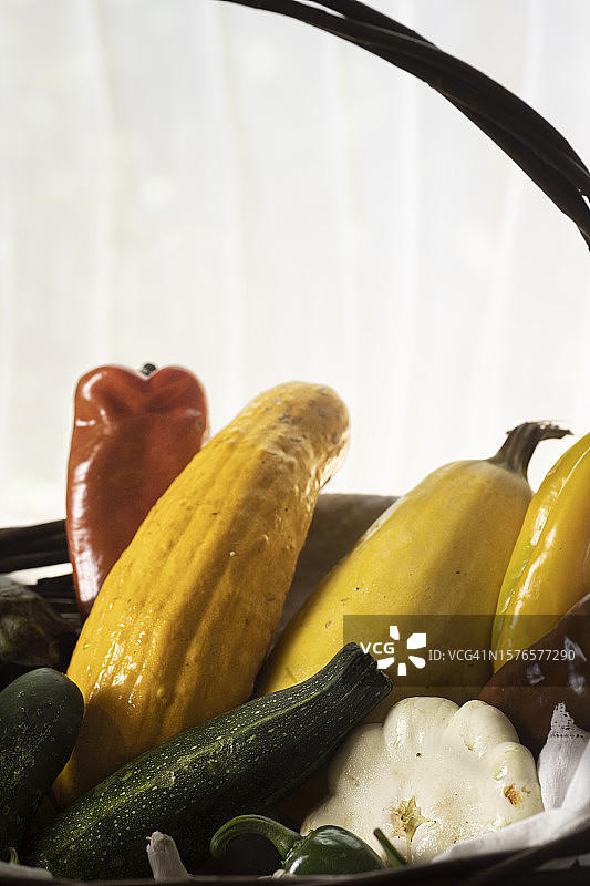 盘中蔬菜特写图片素材