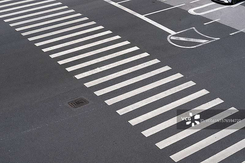 空旷的沥青路面俯视图图片素材