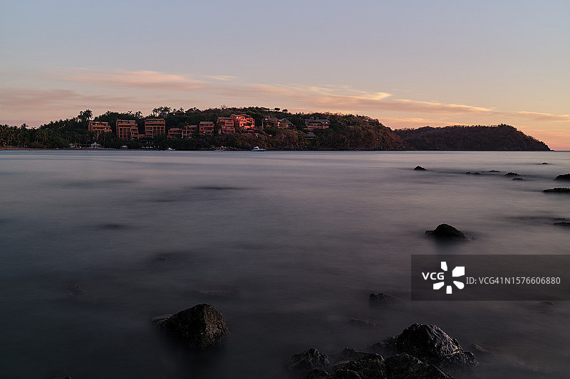 墨西哥州伊斯塔帕卢卡日落时分的海景图片素材