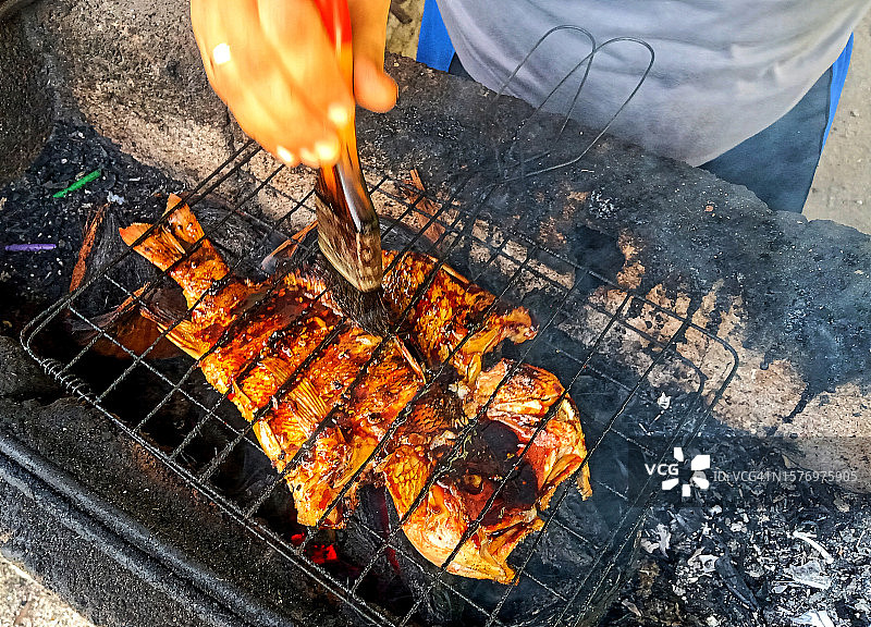 烤鱼时令菜图片素材