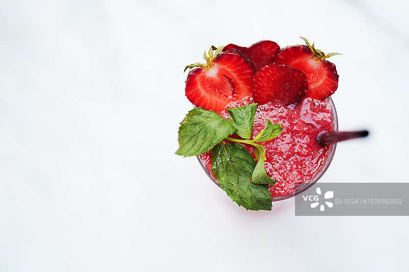 冰冻草莓鸡尾酒图片素材