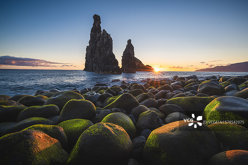 葡萄牙马德拉里贝拉达贾内拉的海蚀柱图片素材