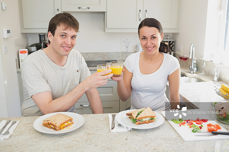 年轻人健康饮食图片素材