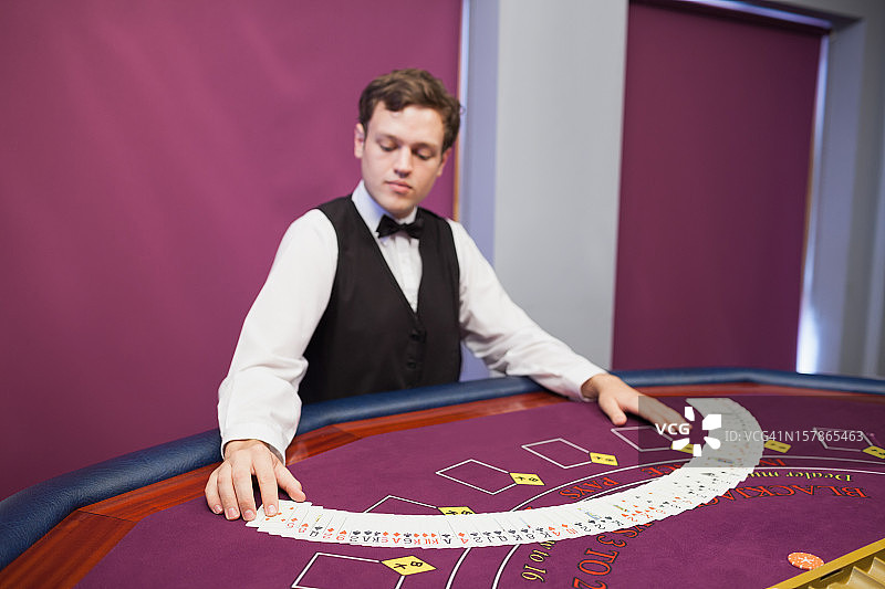 经销商发牌图片素材